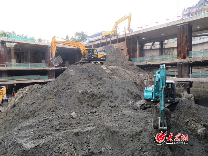 土方運(yùn)輸 土方運(yùn)輸